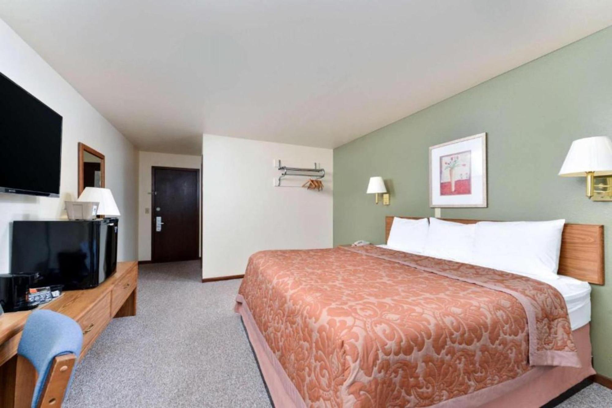 Love Hotels Staples By Oyo At Hwy 10 Mn Motley 외부 사진