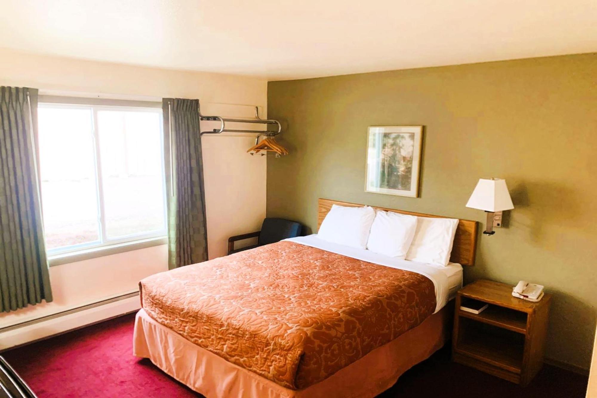 Love Hotels Staples By Oyo At Hwy 10 Mn Motley 외부 사진